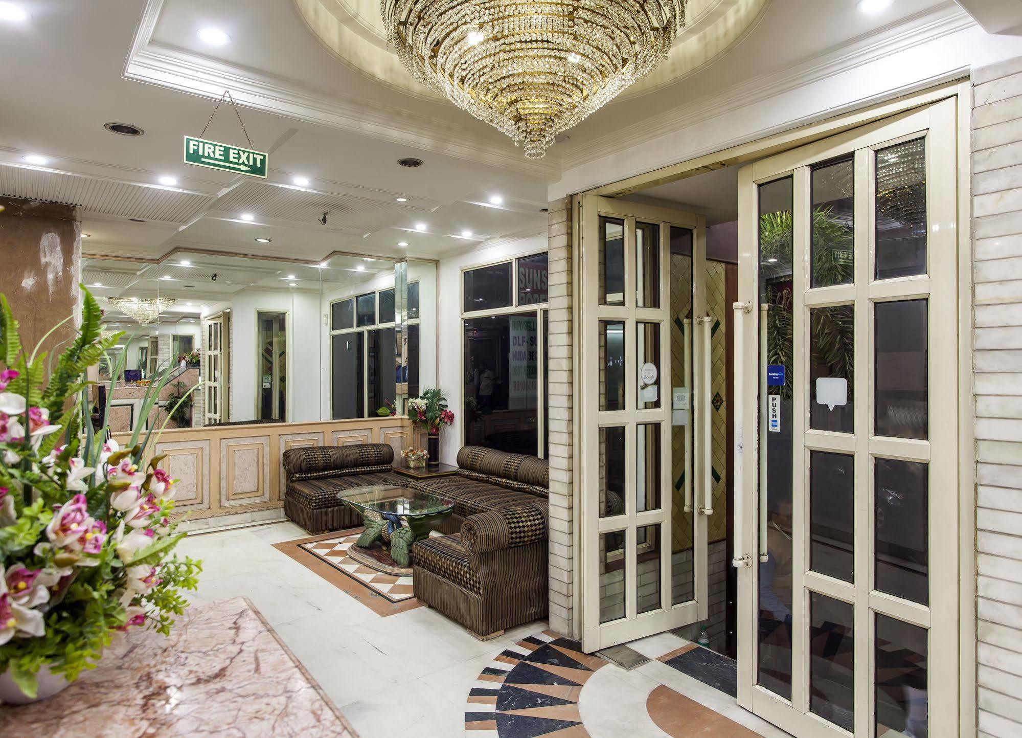 Hotel Sunstar Residency Delhi  Eksteriør bilde
