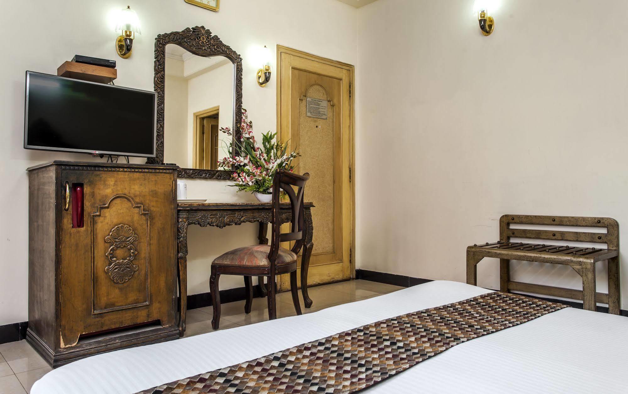 Hotel Sunstar Residency Delhi  Eksteriør bilde