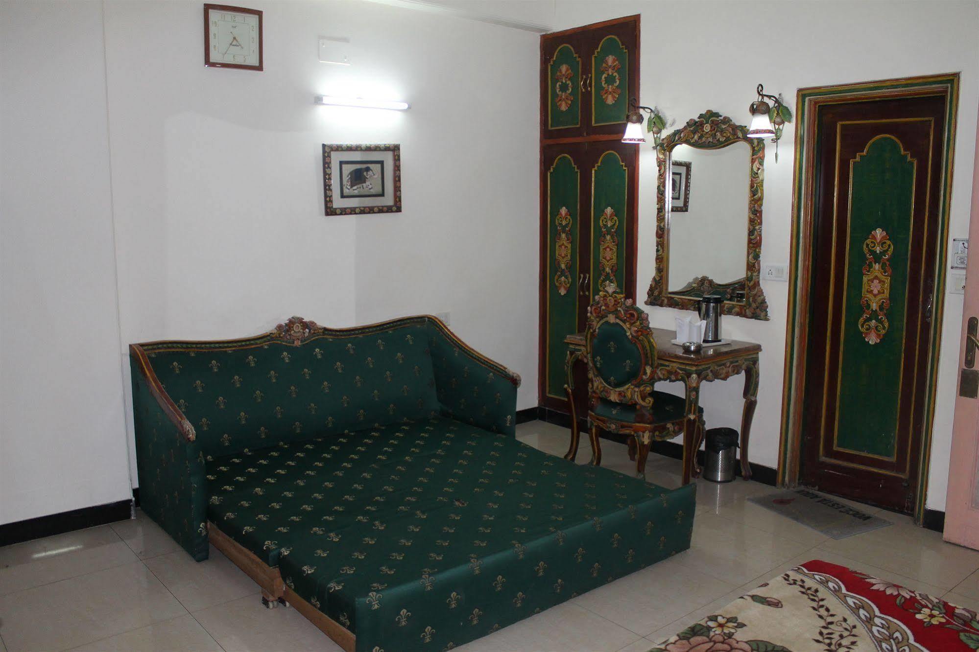 Hotel Sunstar Residency Delhi  Eksteriør bilde