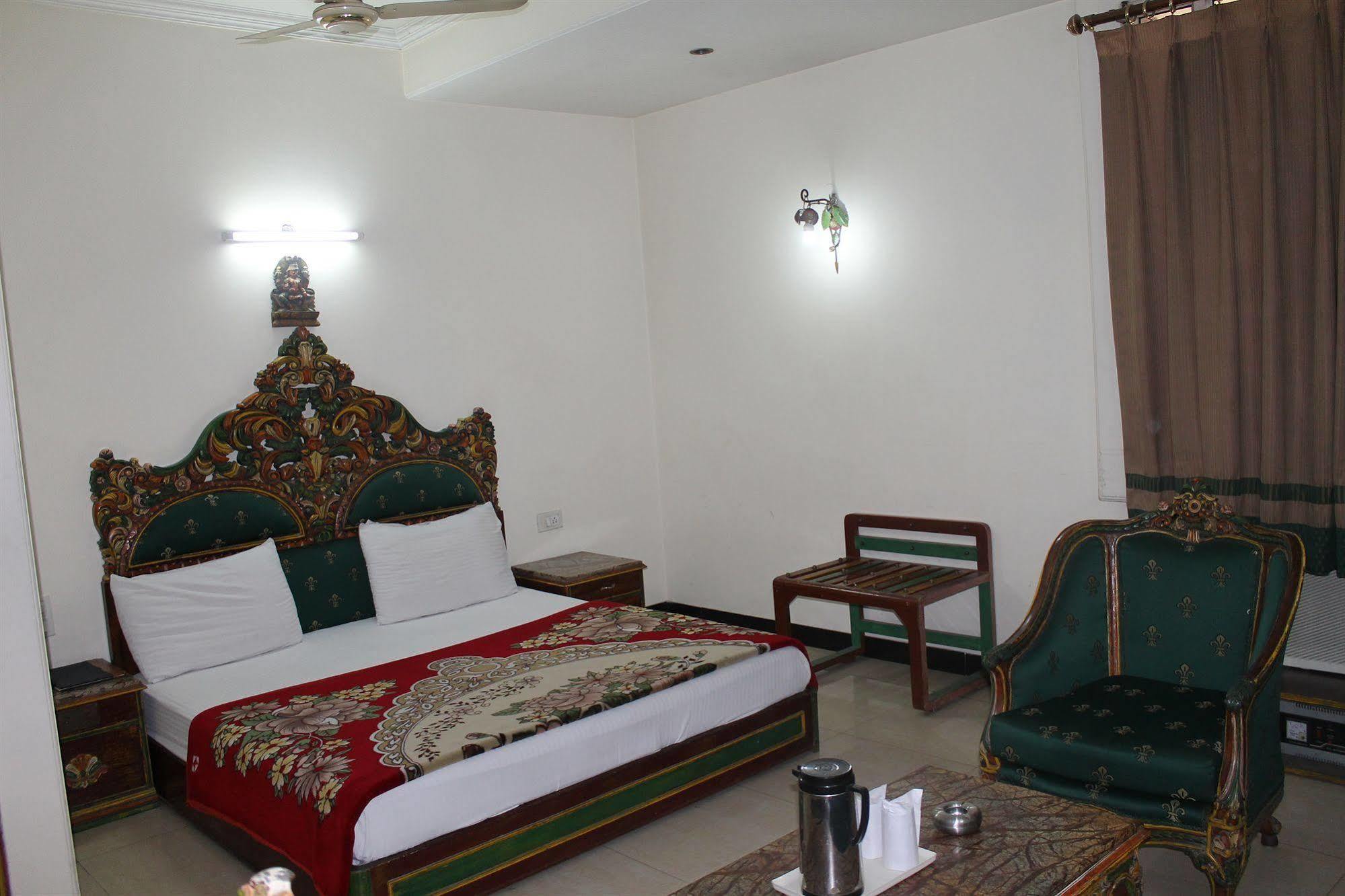 Hotel Sunstar Residency Delhi  Eksteriør bilde