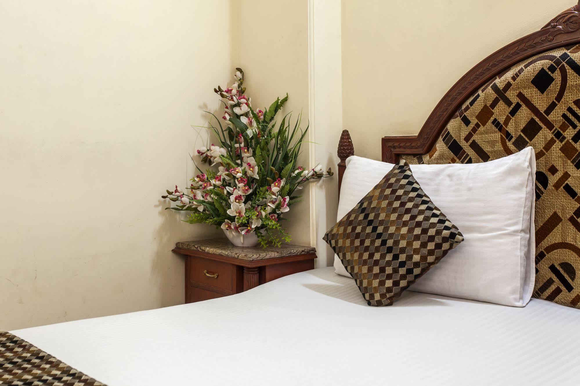 Hotel Sunstar Residency Delhi  Eksteriør bilde