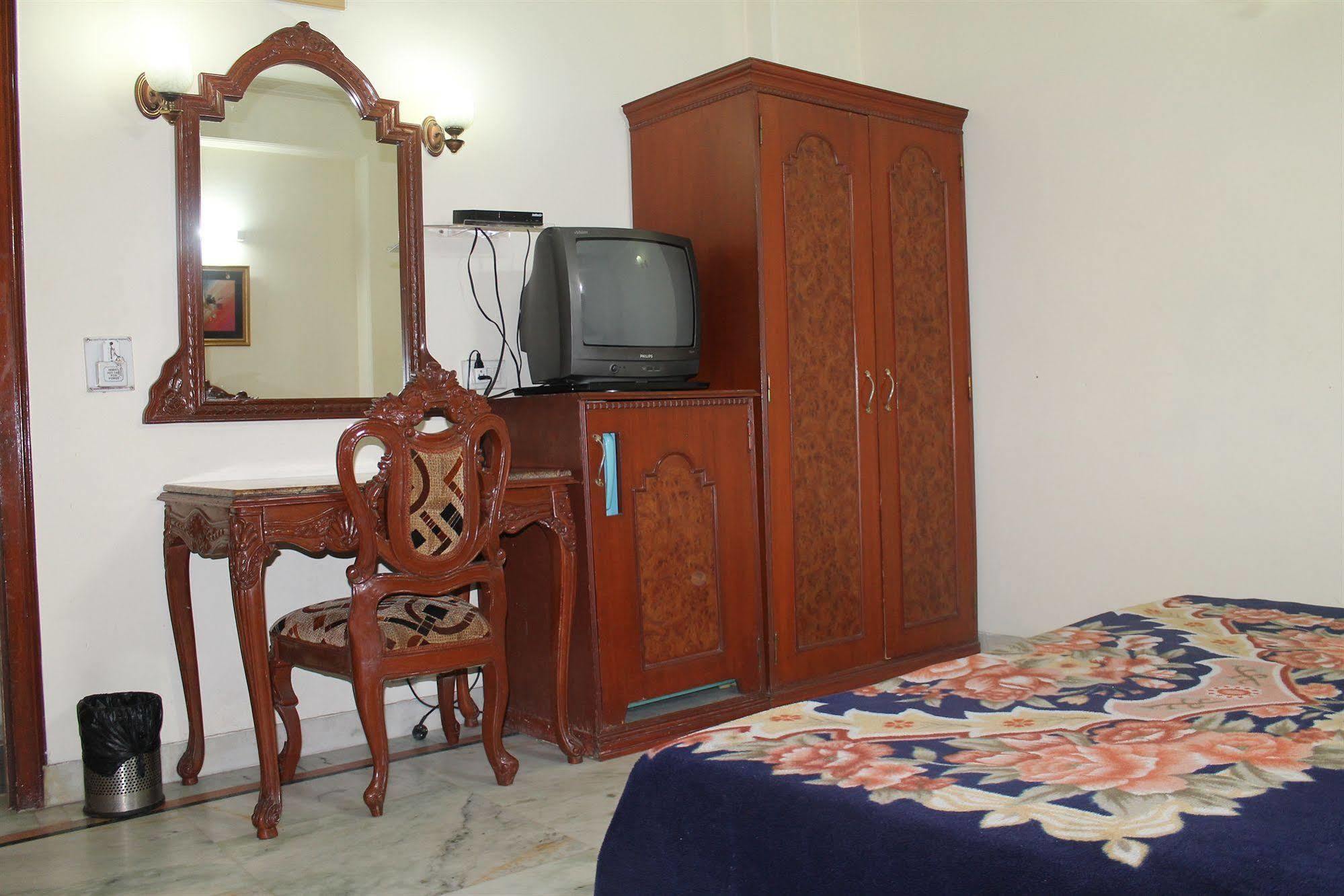 Hotel Sunstar Residency Delhi  Eksteriør bilde